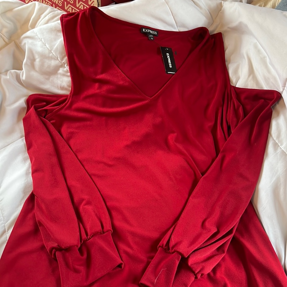 NEW express blouse with open shoulders. Size: large